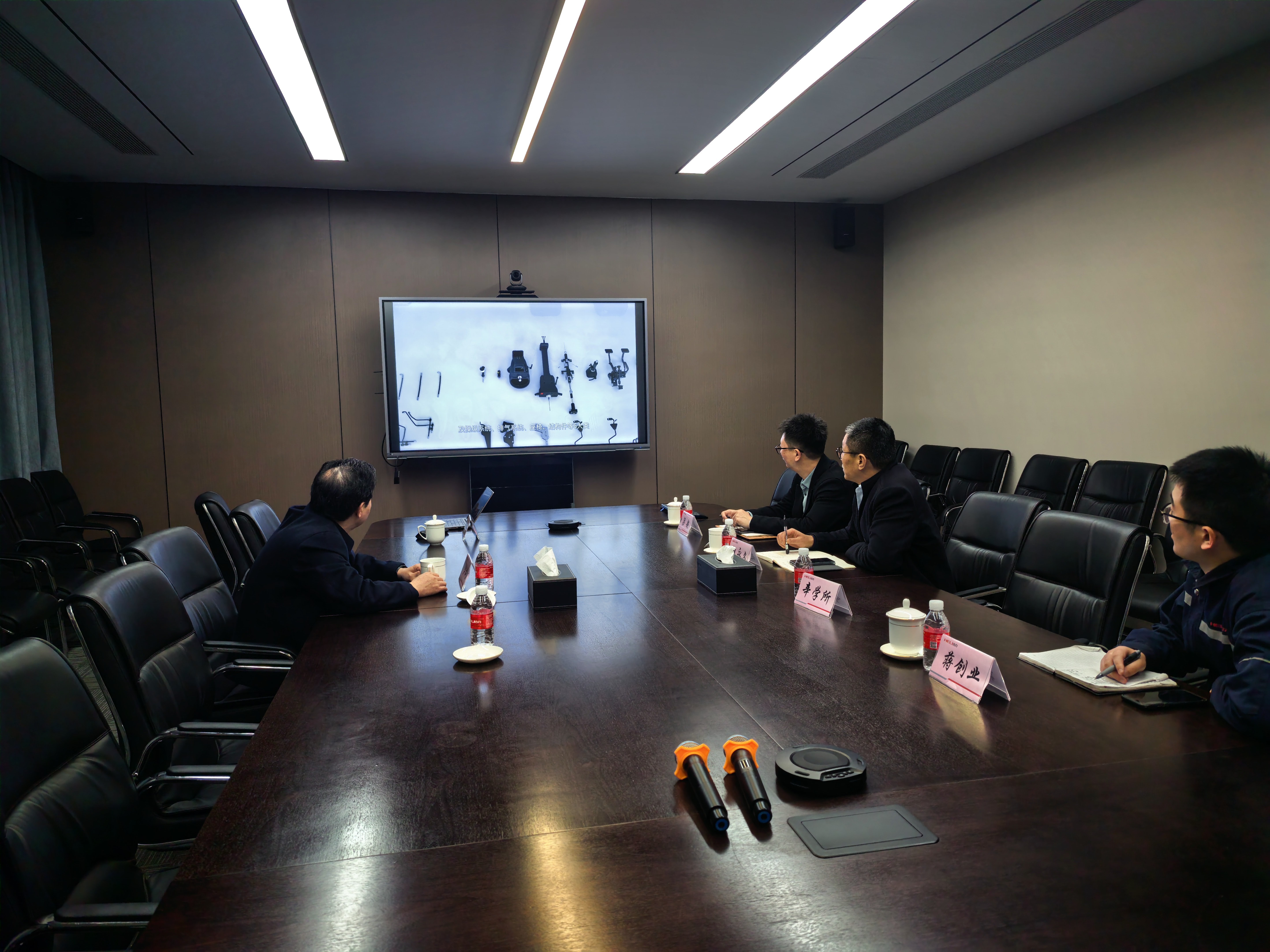 走访客户现场（1）(1).jpg